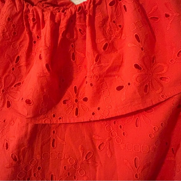 ❤️2/$15 or 3/$26❤️ Ann Taylor Orange Eyelet Embroidered Top, Size XS - Picture 2 of 6